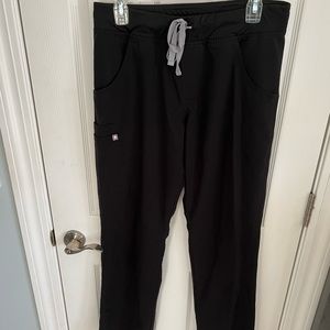 Figs black cade cargo scrubs size medium